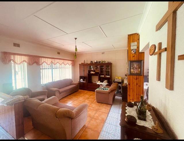 3 BEDROOM HOUSE FOR SALE IN ELSBURG